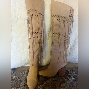 Dingo witchy over the knee boot in sand size 9 BRAND NEW NEVER WORN